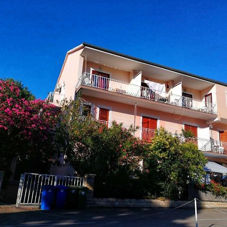 Apartmani Leon Биоград-на-Мору Экстерьер фото