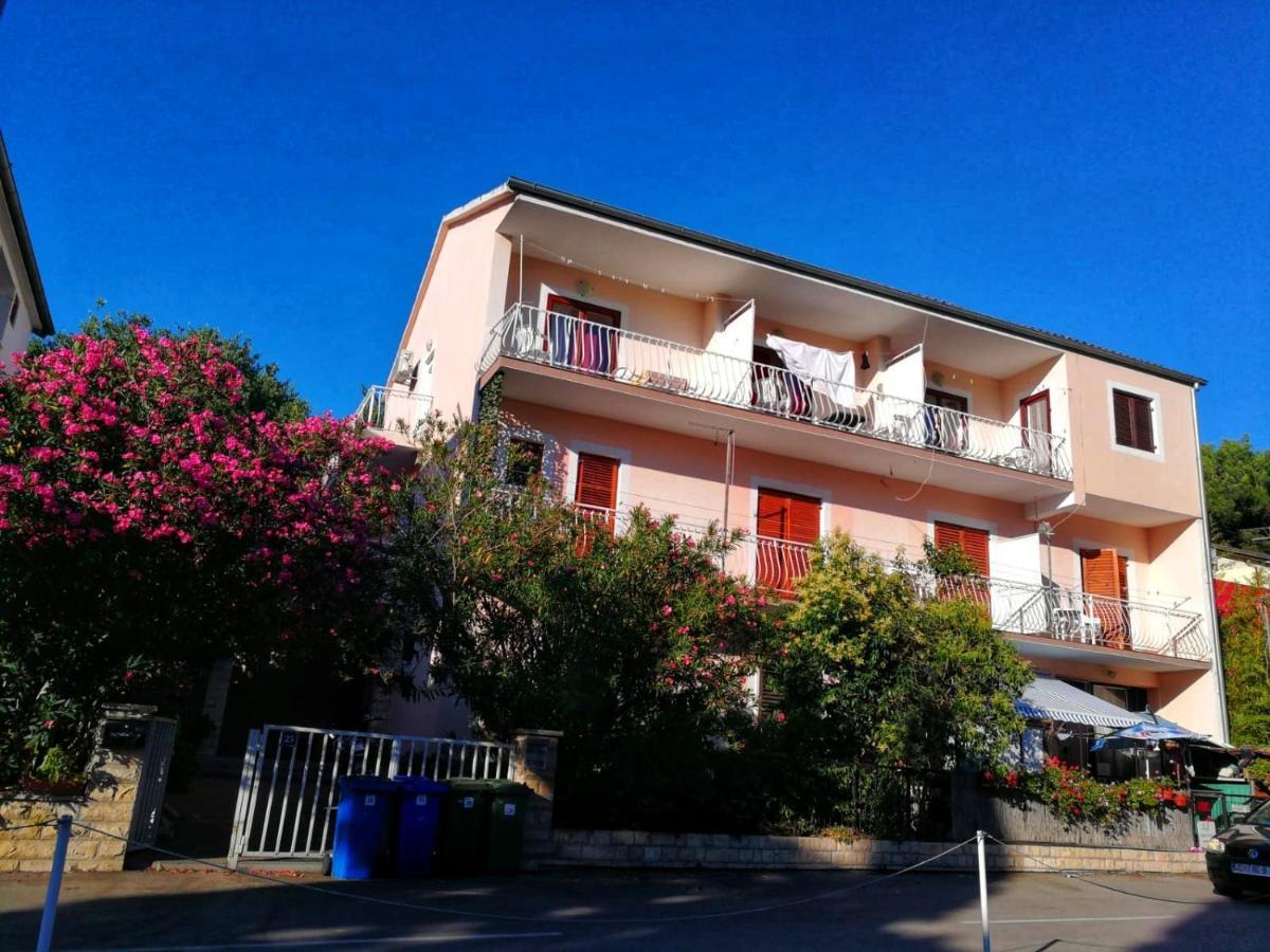 Apartmani Leon Биоград-на-Мору Экстерьер фото
