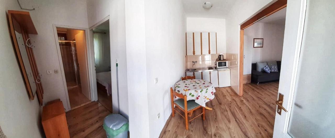 Apartmani Leon Биоград-на-Мору Экстерьер фото