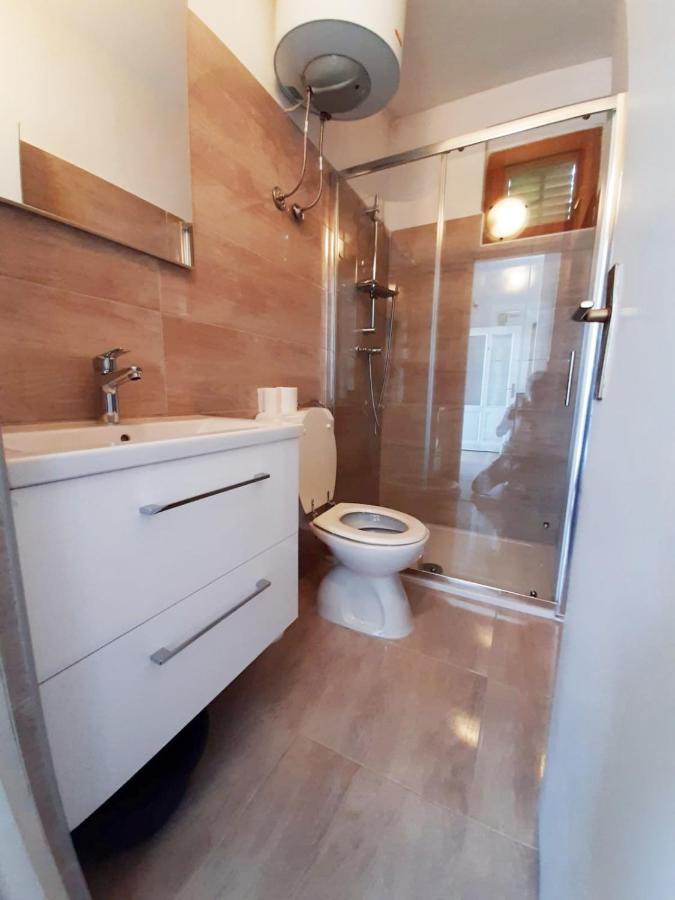 Apartmani Leon Биоград-на-Мору Экстерьер фото