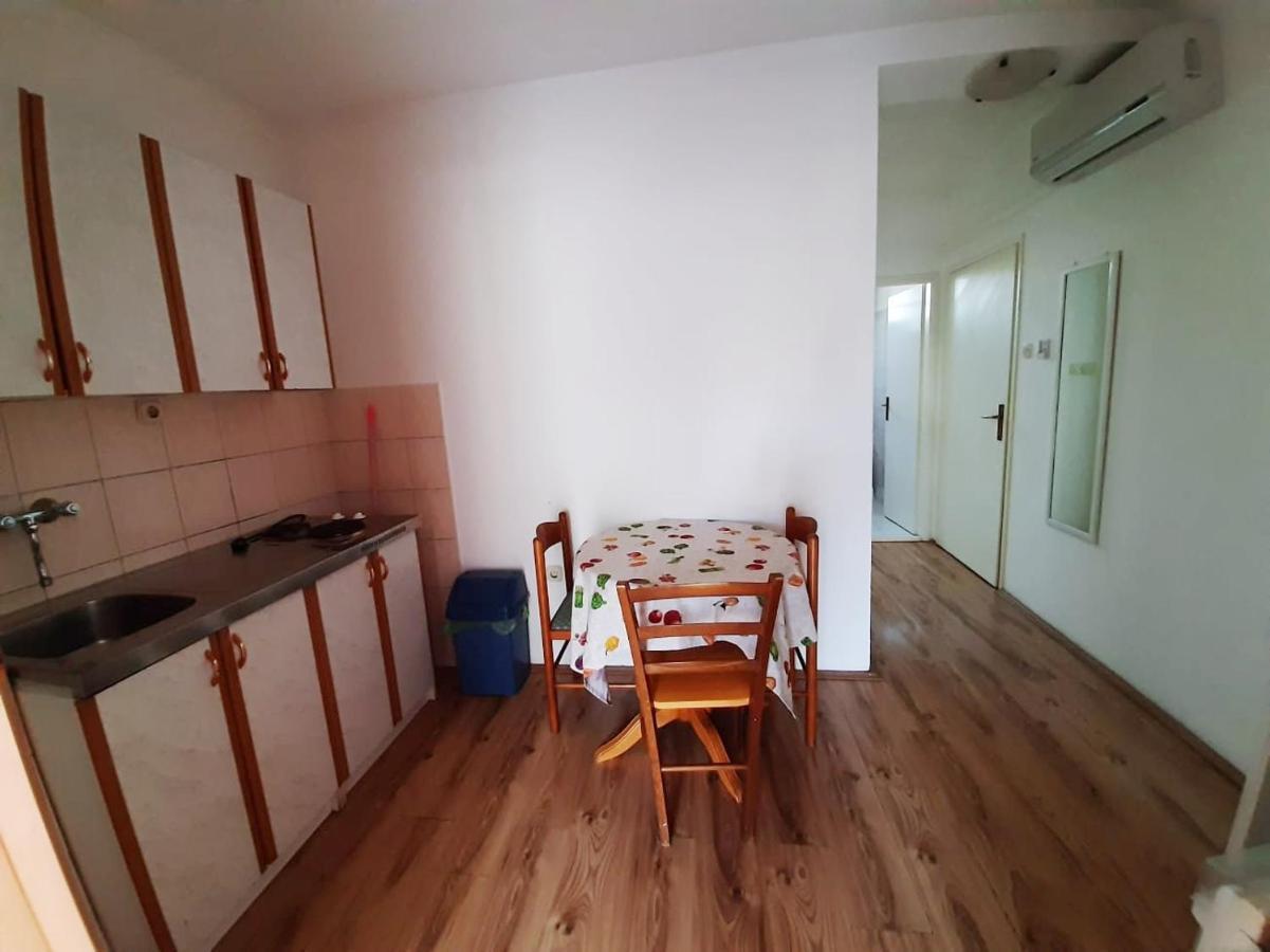 Apartmani Leon Биоград-на-Мору Экстерьер фото