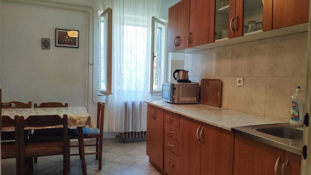 Apartmani Leon Биоград-на-Мору Экстерьер фото
