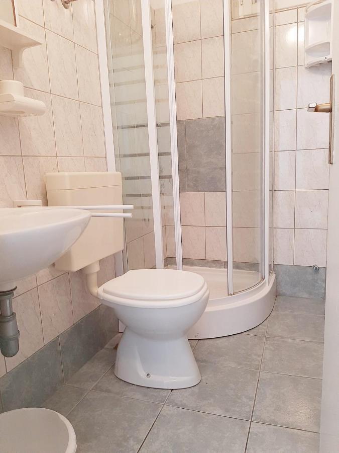 Apartmani Leon Биоград-на-Мору Экстерьер фото