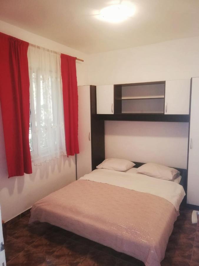 Apartmani Leon Биоград-на-Мору Экстерьер фото