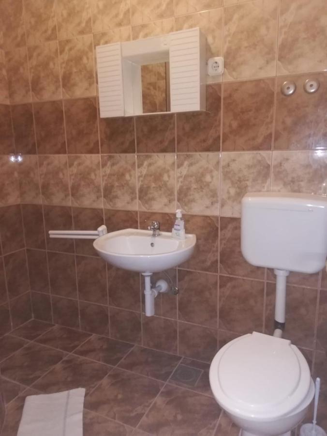 Apartmani Leon Биоград-на-Мору Экстерьер фото